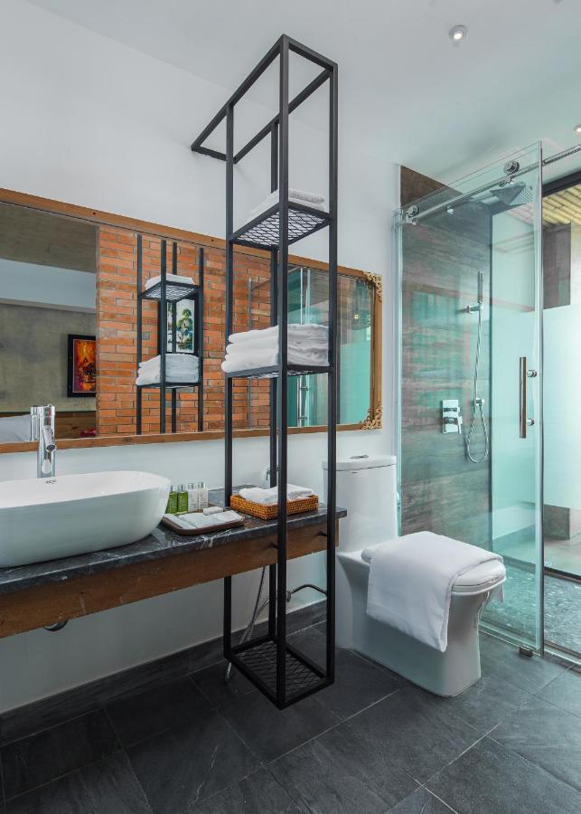 Cest La Vie Boutique Hotel Phnom Pen Exterior foto